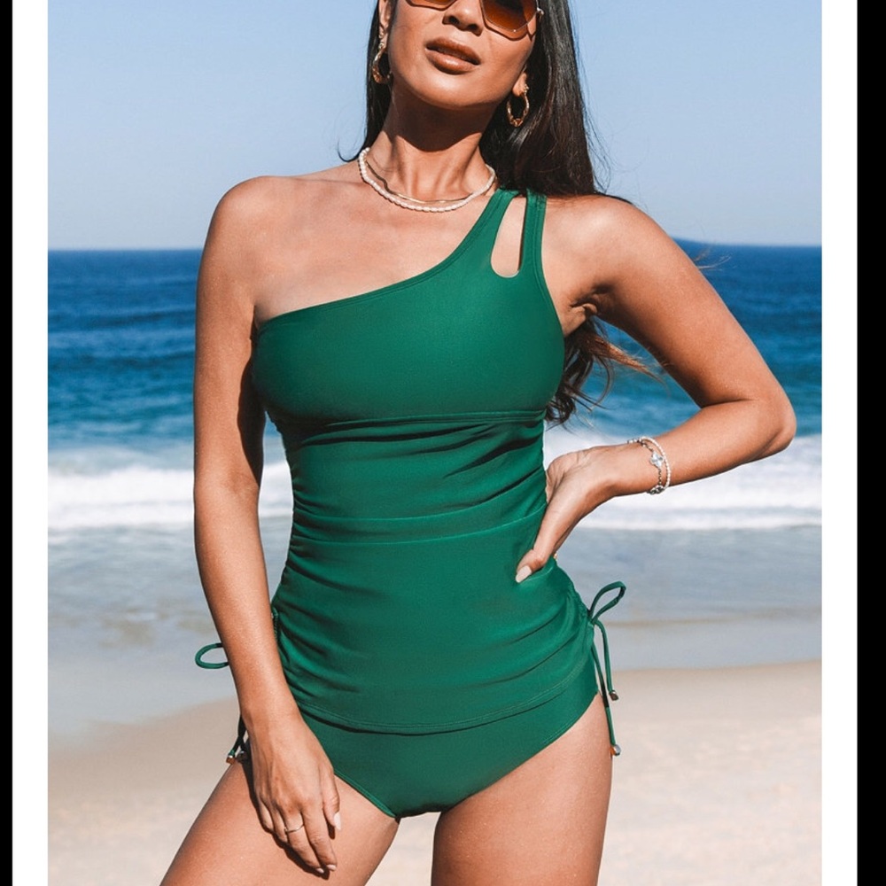 Cupshe Emerald Green One-Shoulder Tankini